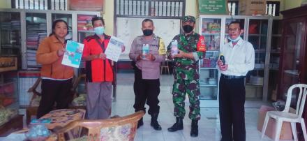 Penyerahan Disinfektan Dan Eco Enzim Oleh PPL Dinas Pertanian Kabupaten Buleleng Kepada Sat Gas Pena
